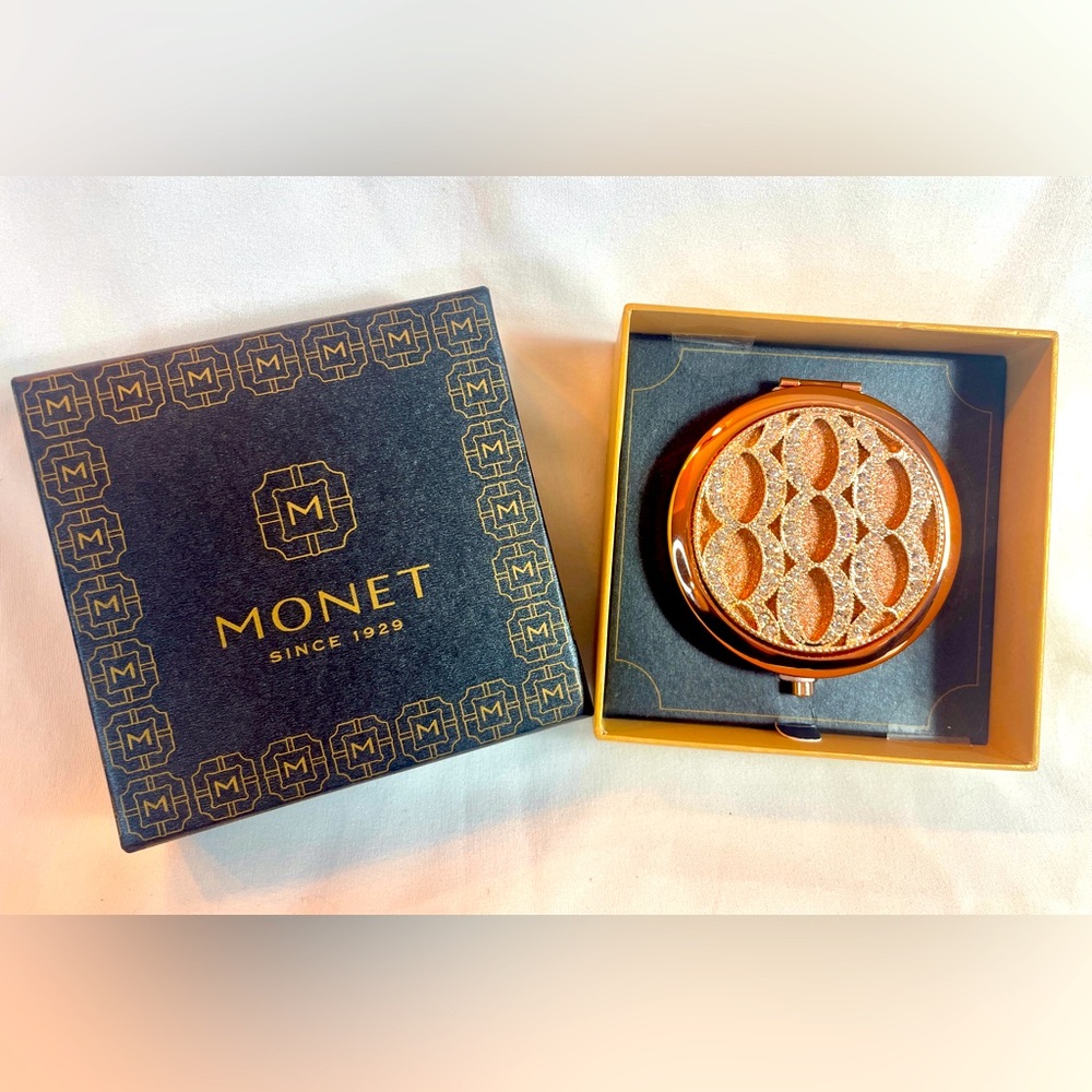 Monet Copper Tone Rhinestone Compact Mirror UNUSED Round 2.75” BOX Clasp